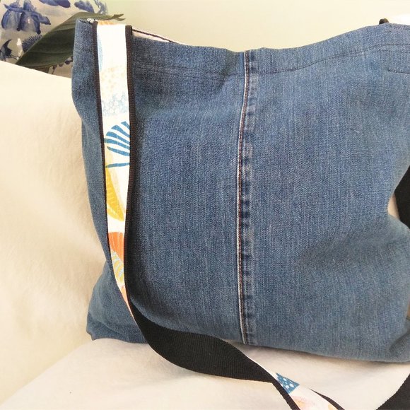Repurposed Denim tote bag. Recycled jeans tote. Cross body bag. Upcycled Denim - Picture 6 of 8